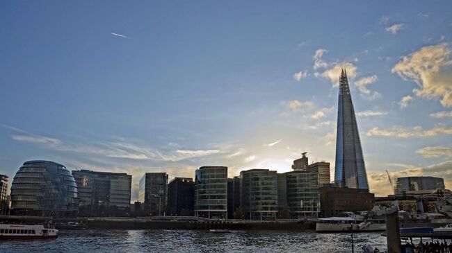 Сити Холл и башня The Shard в Лондоне