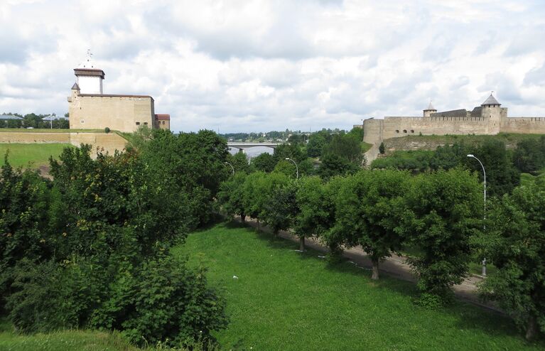 Нарвский замок и Ивангородская крепости