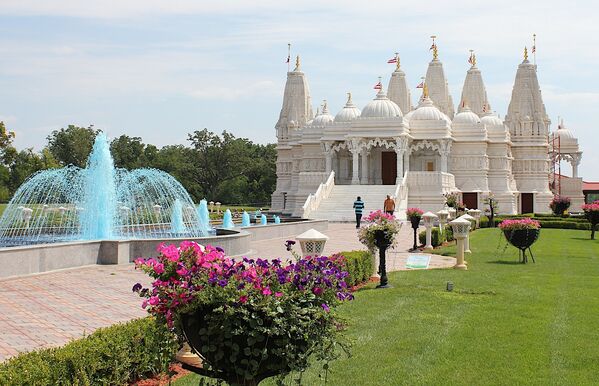 Храм Шри Сваминараян Мандир в Торонто