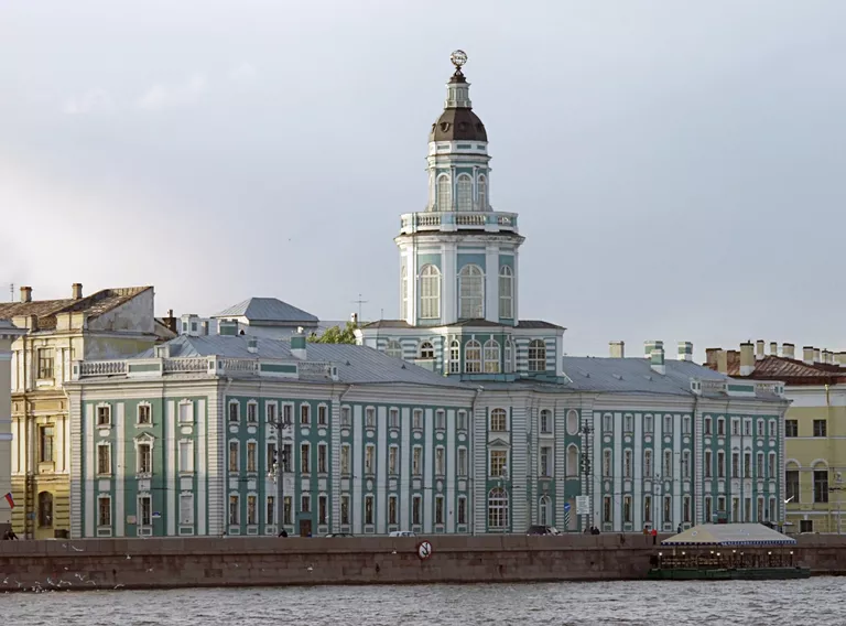 Кунсткамера (Музей Антропологии и этнографии) в Санкт-Петербурге Кунсткамера (Музей Антропологии и этнографии) в Санкт-Петербурге