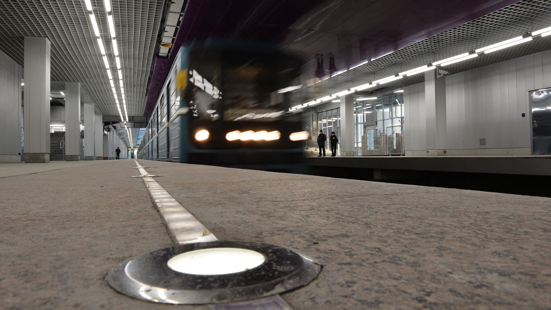 Поезда не ходят на юго-восточном отрезке синей ветки метро Москвы