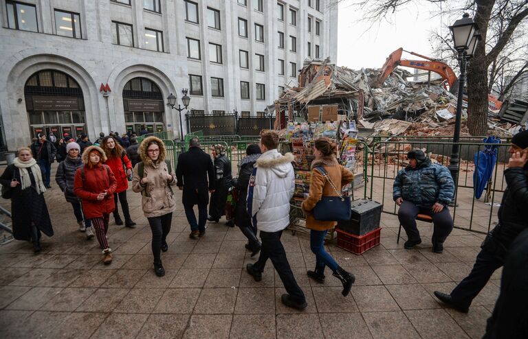 Снос незаконных построек в Москве Снос незаконных построек в Москве