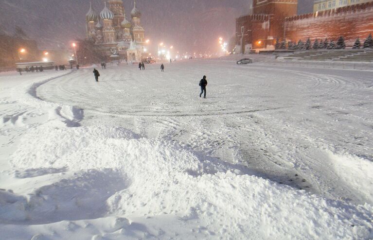 Обильный снегопад в Москве