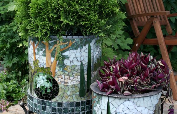 Дачный декор: 7 идей, как украсить садовый участок своими руками