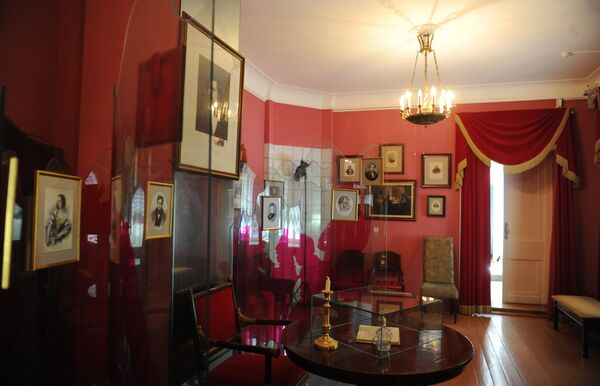 Дом Н.В. Гоголя- мемориальный музей и научная библиотека