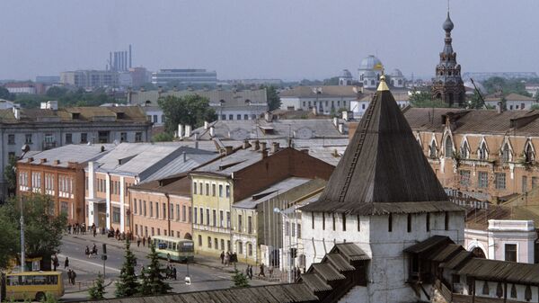 Вид на старую часть города Ярославль со стороны Спасо-Преображенского монастыря