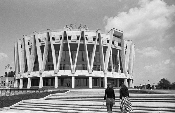 Цирк в Кишиневе Цирк в Кишиневе