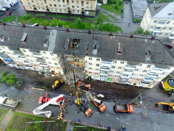 Спасатели завершили аварийно-спасательные работы на месте обрушения в Междуреченске