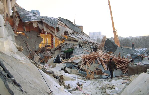 Обрушение крыши развлекательного комплекса Трансвааль-парк в Москве