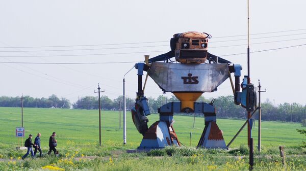 Гигантский робот-трансформер