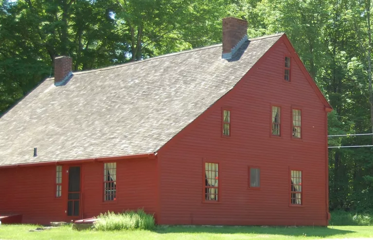 Дом в стиле Saltbox Дом в стиле Saltbox