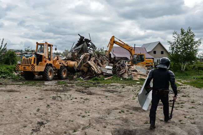 В Плеханово продолжается снос незаконных построек