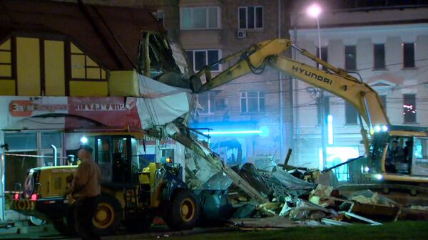 Снос самостроя в Москве, или Как коммунальщики уничтожили незаконные постройки