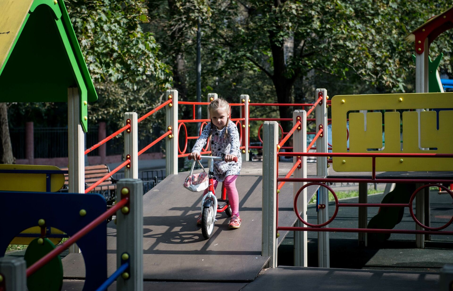 Премьер-министр РФ Д. Медведев принял участие в форуме Городское развитие и совершенствование качества городской среды - РИА Новости, 1920, 17.12.2025