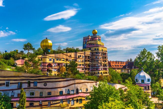 Жилой комплекс Waldspirale, Дармштадт, Германия