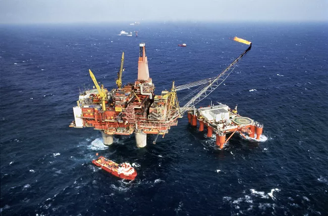 Буровая установка Statfjord-B в Северном море