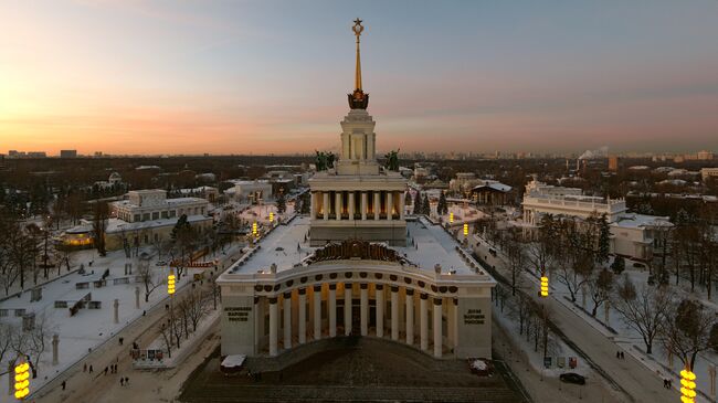 Всероссийский выставочный центр в Москве (ВДНХ) зимой