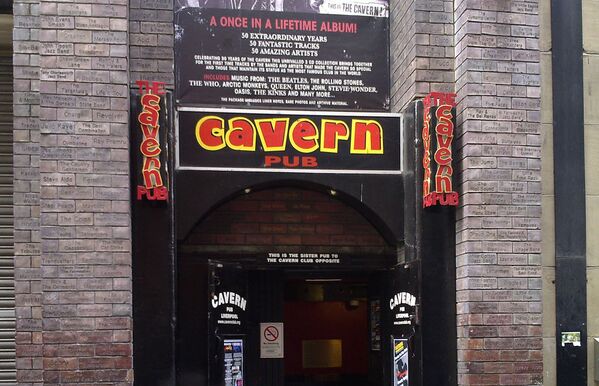 Вход в Cavern Pub в Ливерпуле
