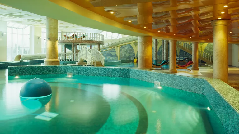 Фитнес-клуб с бассейном, аквапарком и зоной SPA в ЖК Алые Паруса Фитнес-клуб с бассейном, аквапарком и зоной SPA в ЖК Алые Паруса