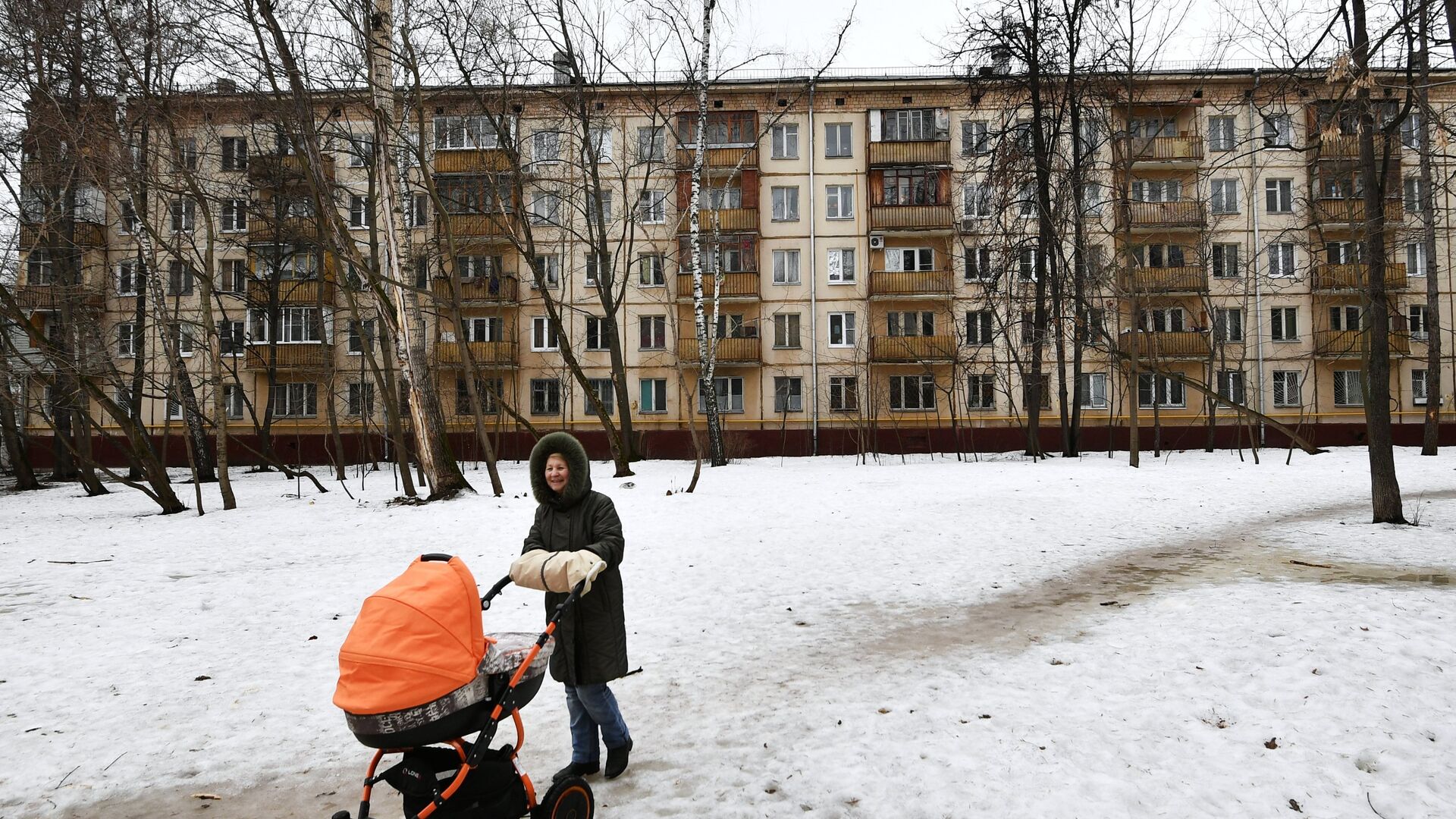 Пятиэтажные дома в Москве - РИА Новости, 1920, 02.10.2025