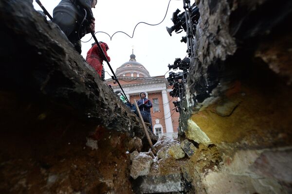В центре Москвы нашли подземную тайную комнату. Вид из подземной комнаты, обнаруженной археологами у основания Китайгородской стены в Москве.
