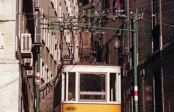 Трамвай-фуникулер в Лиссабоне
