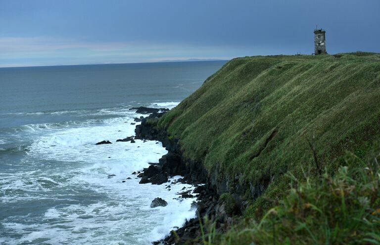 Маяк на острове Кунашир Большой Курильской гряды