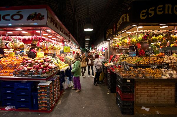 Рынки европы. La Boqueria Market. Рынок лабакирия Италия. Бокерия Барселона рынок арт. Продуктовый рынок Испания.