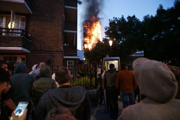 Пожар в жилом доме в Лондоне