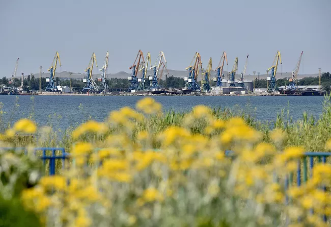 Завершена сборка железнодорожной арки Крымского моста