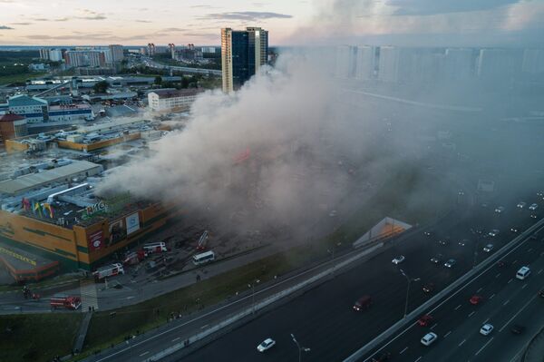 Пожар в ТЦ РИО в Москве