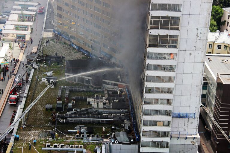 Высотное здание горит на Новом Арбате в Москве