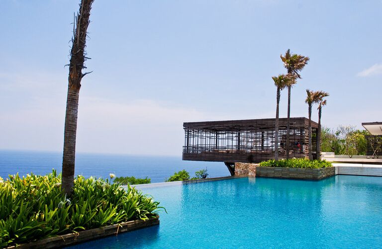 Бассейн на курорте Alila Uluwatu, Бали