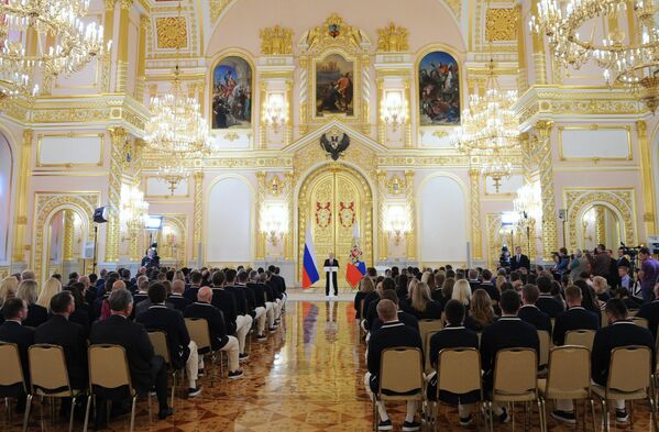 Президент России Владимир Путин выступает в Кремле на встрече с членами олимпийской сборной России