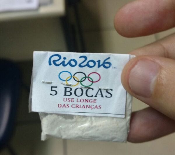 Пакетик с наркотиками с логотип Олимпийских игр 2016 года