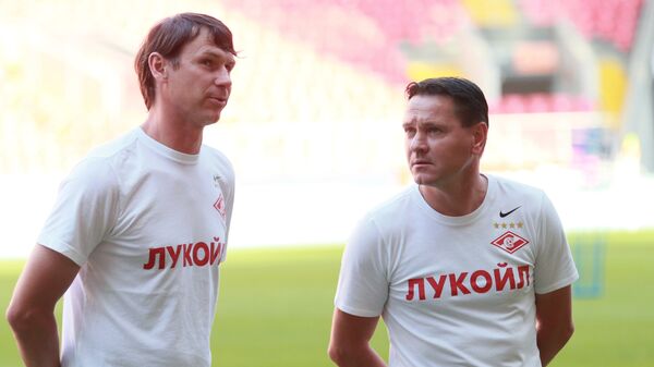 Тренер Спартака Егор Титов (слева) и главный тренер Спартака Дмитрий Аленичев