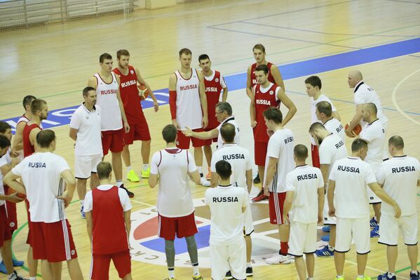 Игроки мужской сборной России по баскетболу