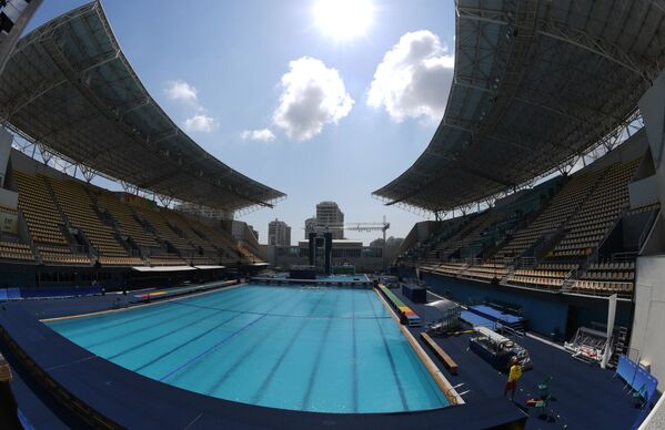 Водный центр имени Марии Ленк (Maria Lenk aquatic center) в Олимпийском парке в Рио-де-Жанейро
