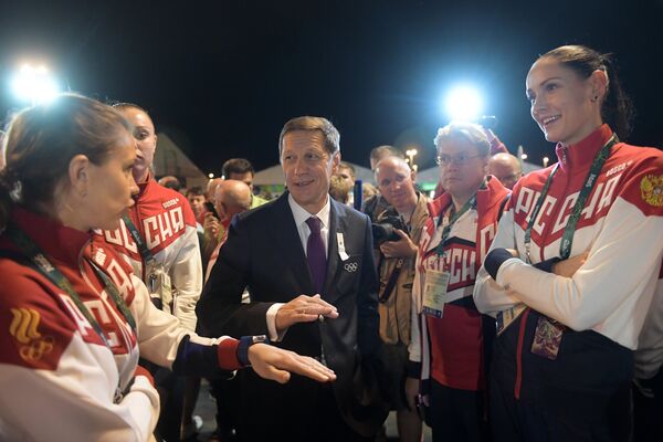 Александр Жуков на торжественной церемонии поднятия флагов в олимпийской деревне