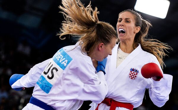 Соревнования по карате среди женщин в весовой категории свыше 68кг на I Европейских играх в Баку