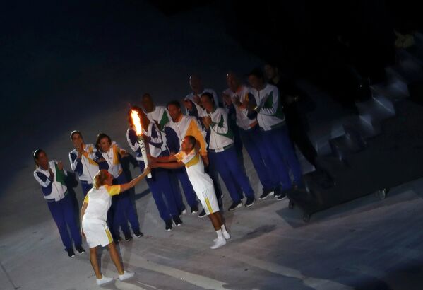 Церемония зажжения олимпийского огня в Рио-де-Жанейро