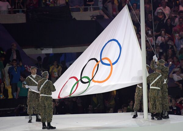 Вынос Олимпийского флага