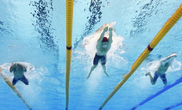 Полуфинальный заплыв на 100 метров брассом у мужчин на ОИ в Рио