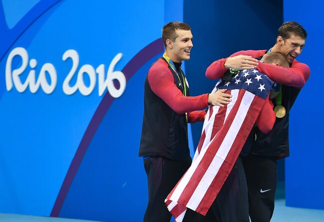Американские пловцы, завоевавшие золотые медали в эстафете 4х100 м вольным стилем
