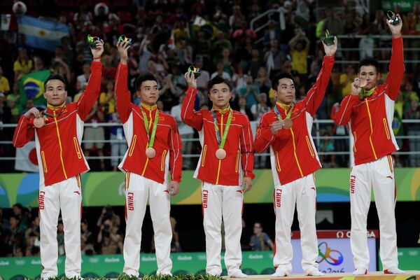 Гимнасты сборной Китая