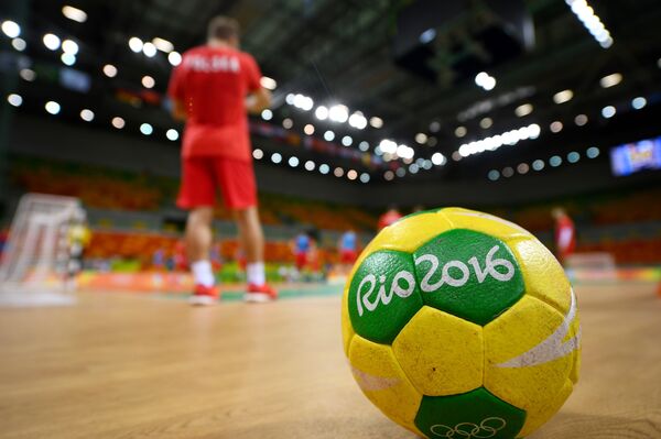 Гандбольный мяч на олимпийской арене в Рио-де-Жанейро