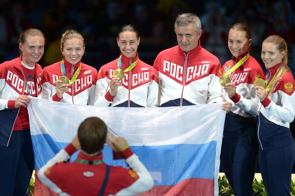 Саблистки сборной России после победы в финале Олимпийских игр в Рио
