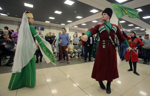 Представление во время встречи в аэропорту Шереметьево сборной России по дзюдо