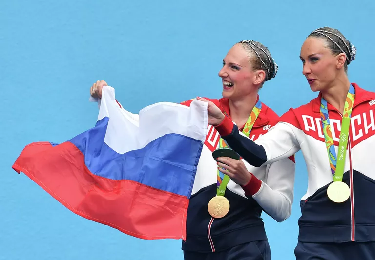 Светлана Ромашина и Наталья Ищенко (слева направо) Светлана Ромашина и Наталья Ищенко (слева направо)