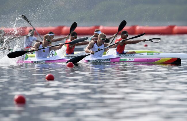 Немцы Макс Рендшмидт и Маркус Гросс (слева направо на первом плане)